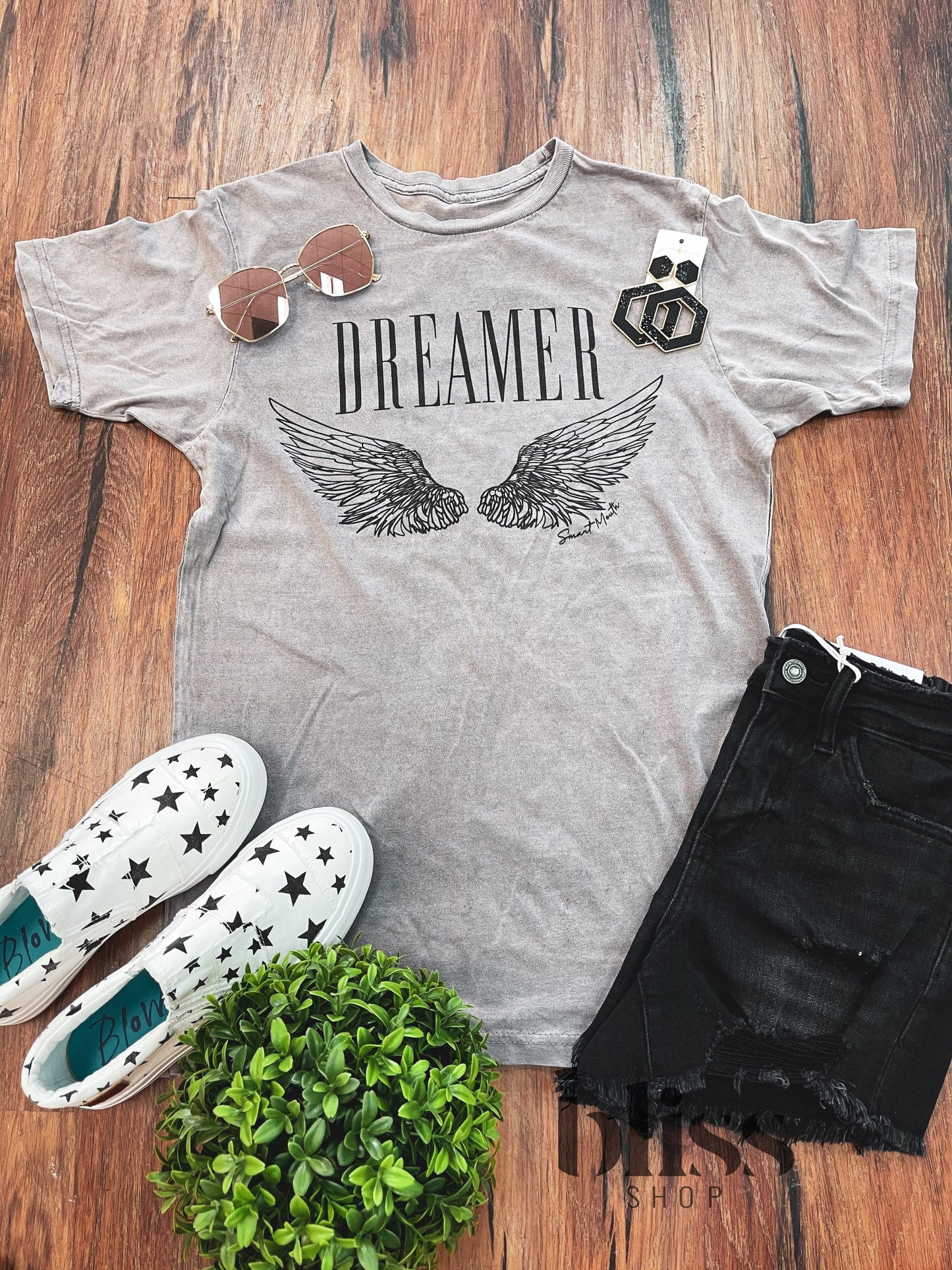 Dreamer Vintage Wing Tee